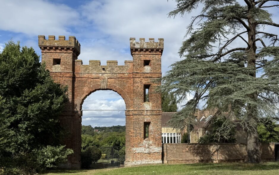 The Arch, Brookmans Park, Little Heath, Hertfordshire